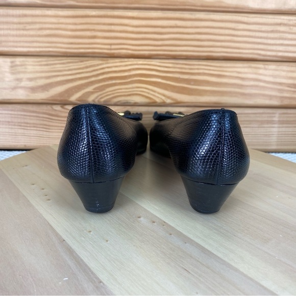 Salvatore Ferragamo Black Leather Classic Low Heels Pumps Slip-on Women's 7 US - Picture 5 of 11